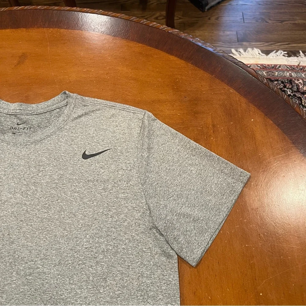 Nike Men’s Dri-Fit Short-Sleeve Fitness T-Shirt Heather Gray Large‎ Gym Athletic